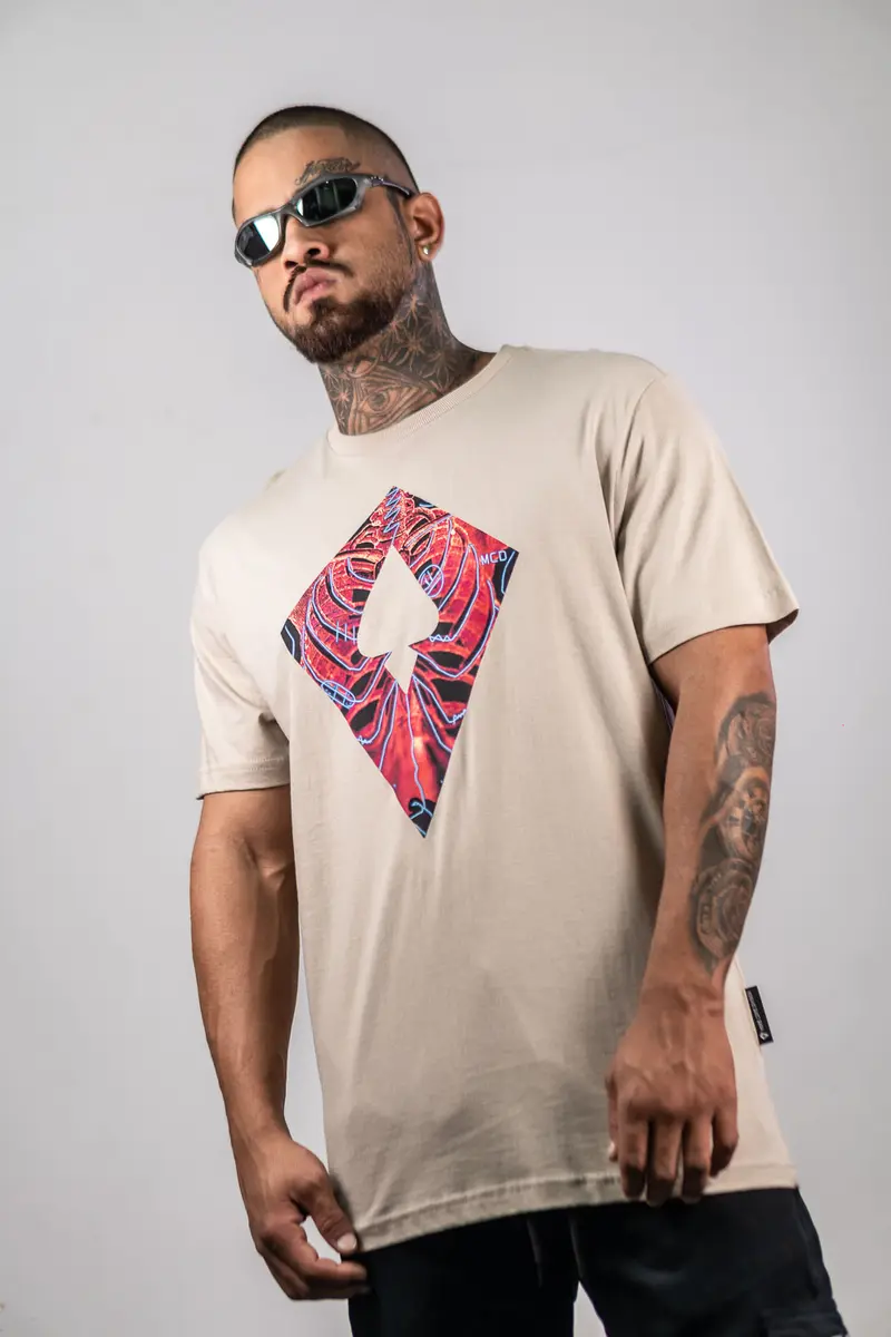 Camiseta MCD Regular Pipa Esqueleto Relevo Raio X