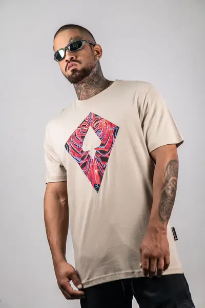 Camiseta MCD Regular Pipa Esqueleto Relevo Raio X