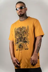 Camiseta MCD Regular Cavaleiro Fome Balança