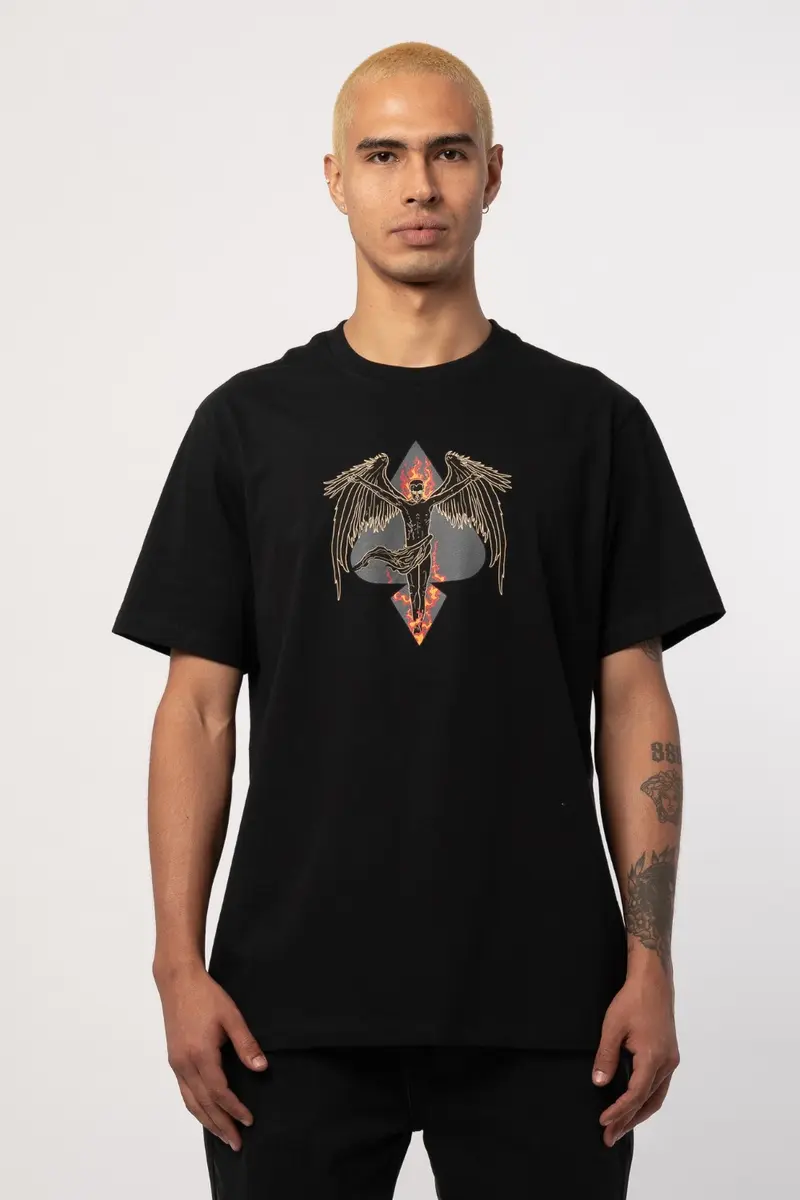 Camiseta MCD Regular Anjo Fogo Espada